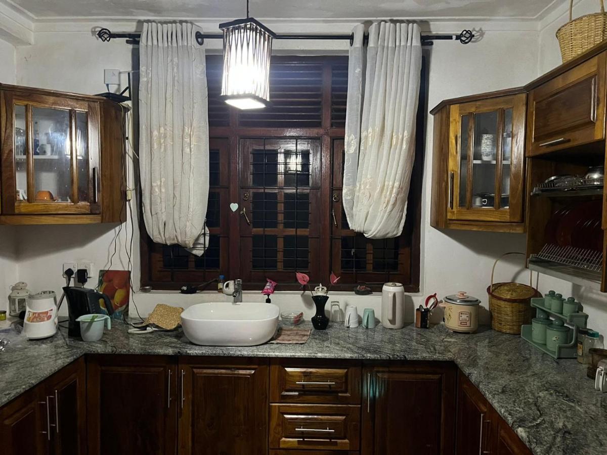 Rustic Mahaweli Lägenhet Kandy Exteriör bild