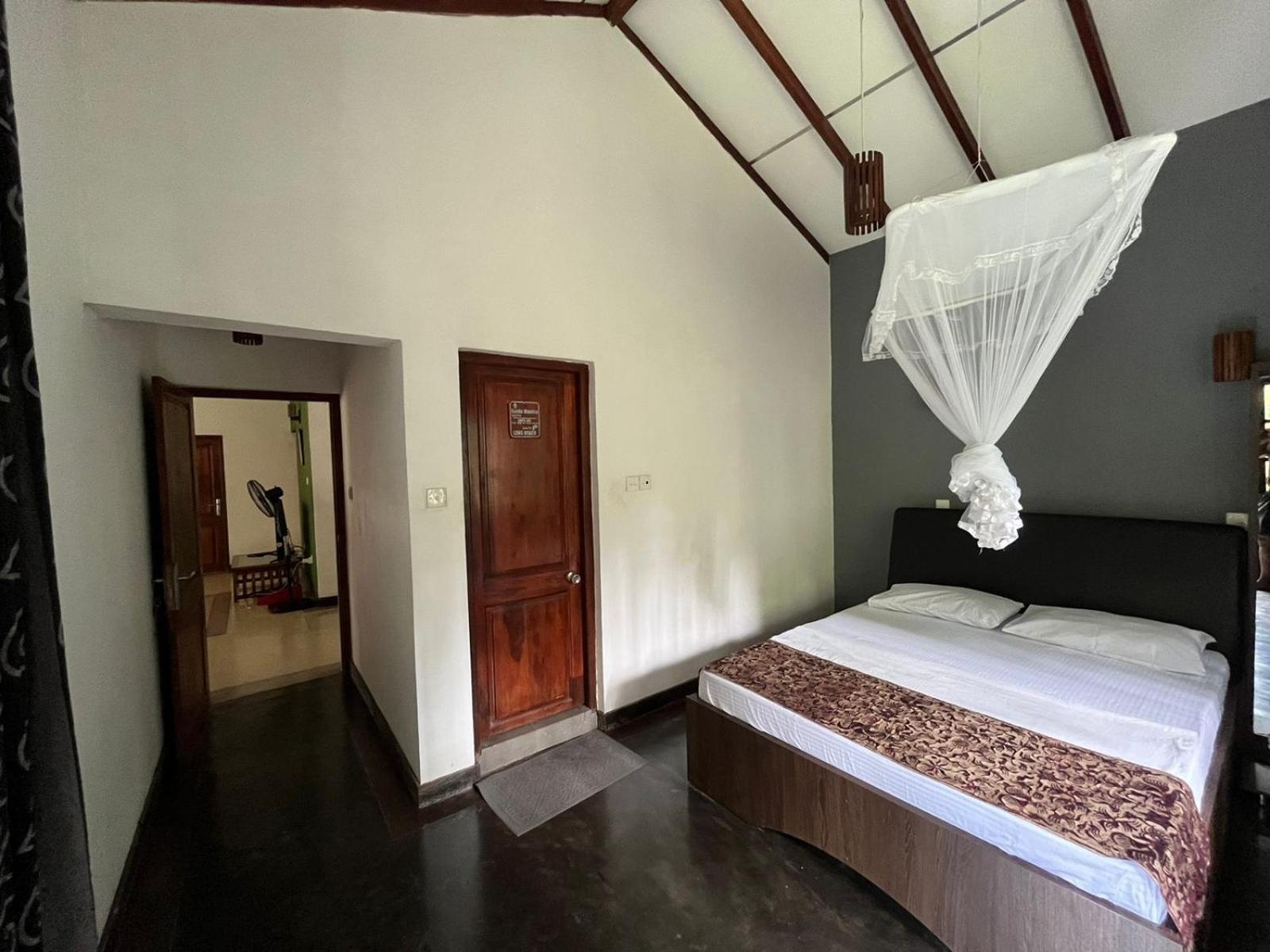 Rustic Mahaweli Lägenhet Kandy Exteriör bild